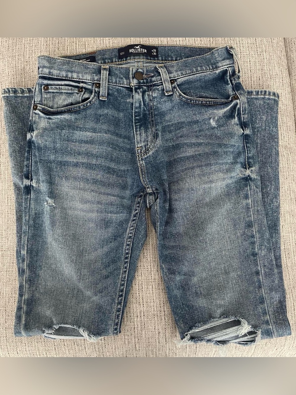 Hollister Women’s Faded Blue Distressed Denim jeans